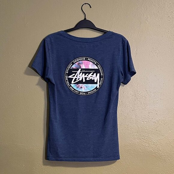 Stüssy Navy V-Neck Logo Tee with Tie-Dye Back Graphic – Size S - Picture 2 of 6